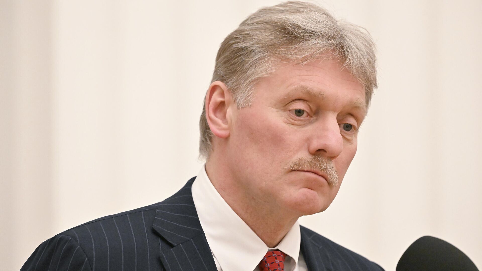 Дмитро Пєсков